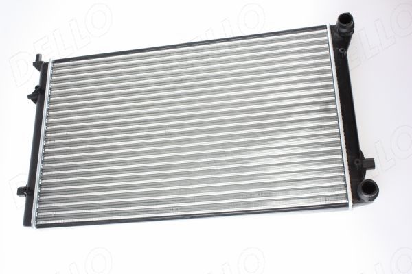 Радиатор охлаждения двигателя NISSENS арт. 130 048 710