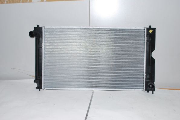 Радиатор охлаждения двигателя NISSENS арт. D72004TT