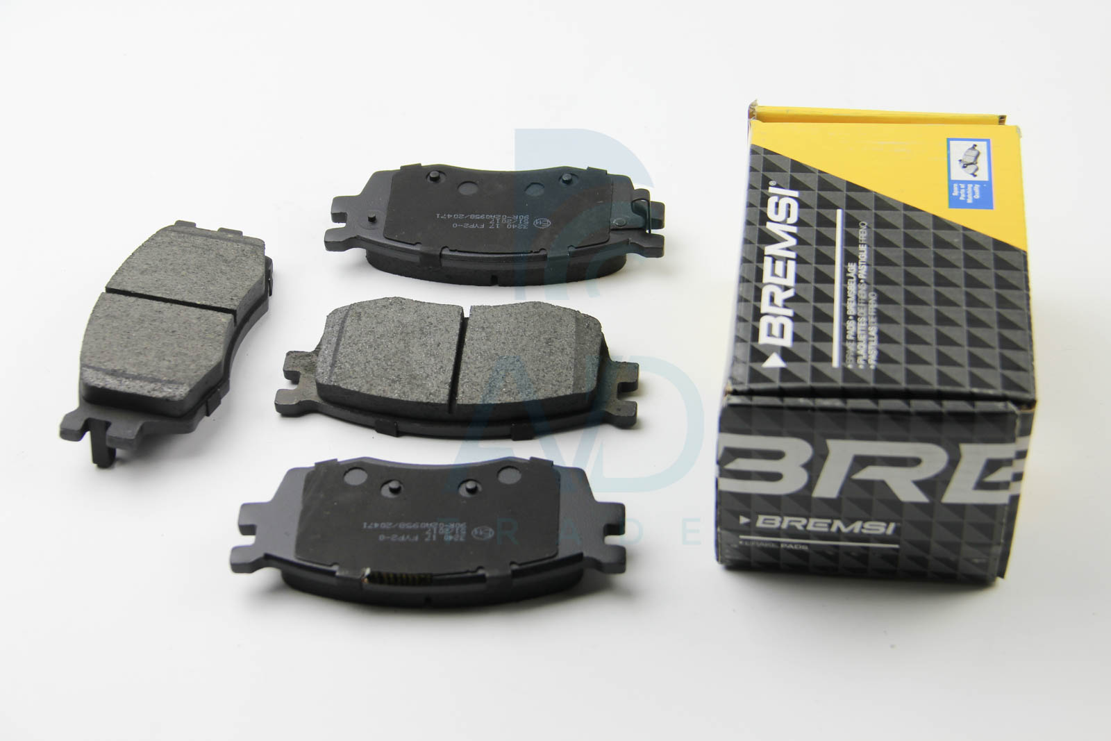 Тормозные колодки передние дисковые BREMBO арт. BP3240