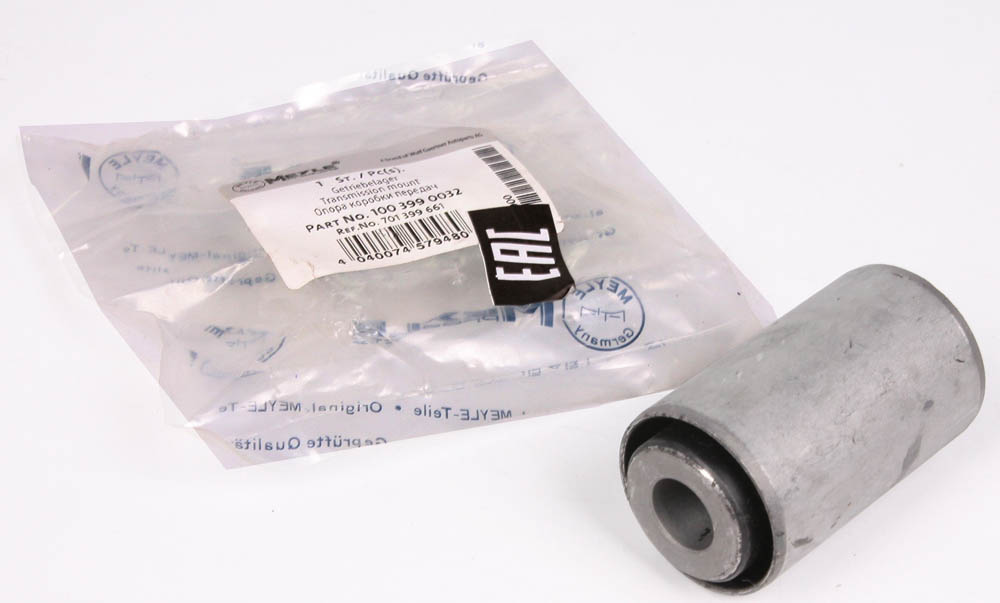 Сайлентблок кронштейна КПП VW T4 90-03 SWAG арт. 1003990032