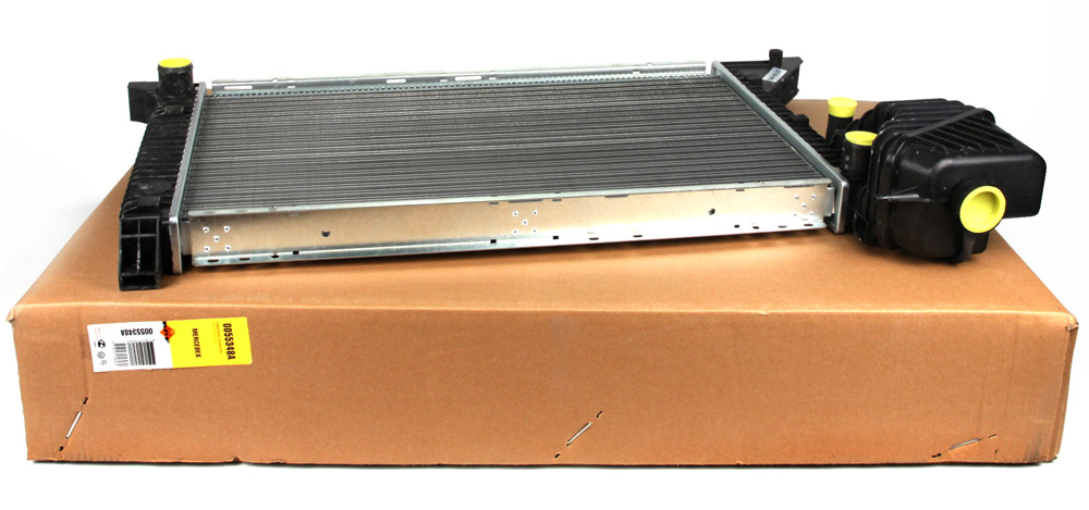 Радиатор охлаждения двигателя NISSENS арт. 55348A
