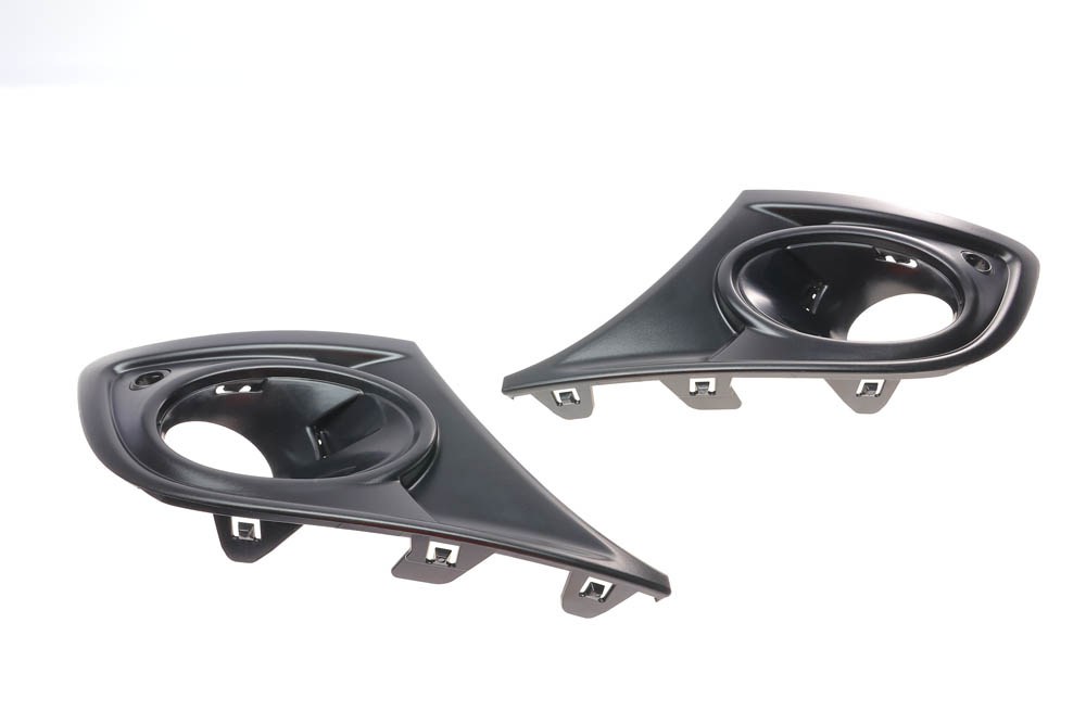 Накладка противотуманных фар переднего бампера (2шт) Renault Megane III 12- (620720985R) Renault RENAULT 620720985R